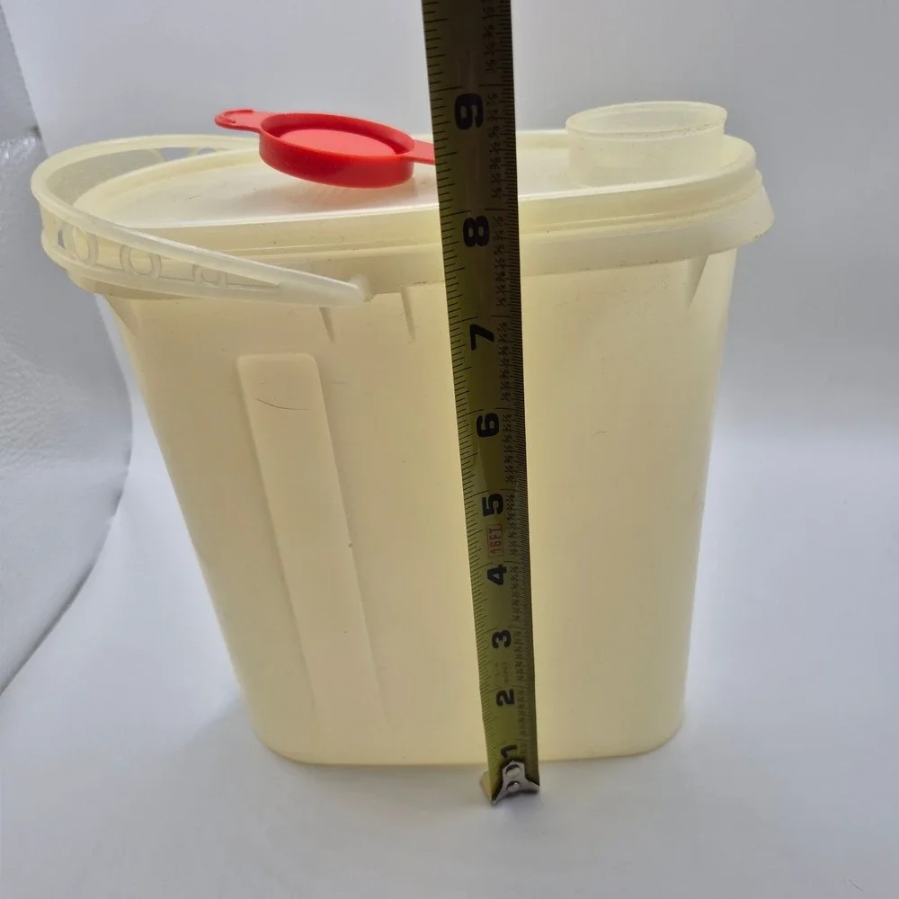 Vintage‎ Tupperware 587 Beverage Buddy Pitcher Almond Red Flip Spout USA